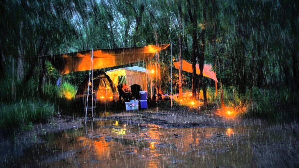 Yağmurda Kamp Yaparken Dikkat Edilmesi Gerekenler