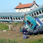Tren Kazasında Canlı Kalmak İçin Ne Yapılmalı?