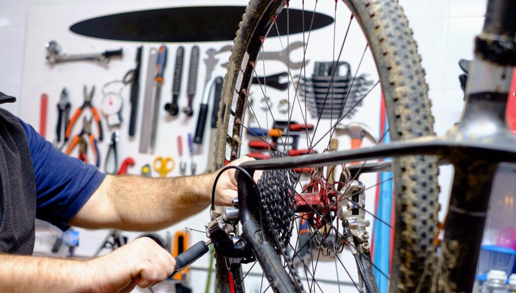 Bisikletin-Rutin-Guvenlik-Kontrollerini-Yapma