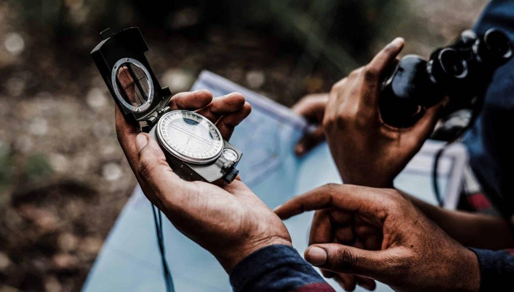 İzcilik-Harita-Uzerinde-Pusula-Nasil-Calisir