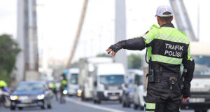 Hatalı Şerit Değiştirme Cezası Nedir? Hatali-Serit-Degistirme-Cezasi