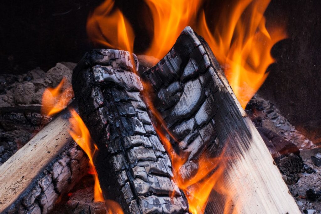 İnşa Edilecek En Basit Kamp Ateşi Türü Nedir? 2 Insa Edilecek Basit Kamp Atesi Turu Nedir