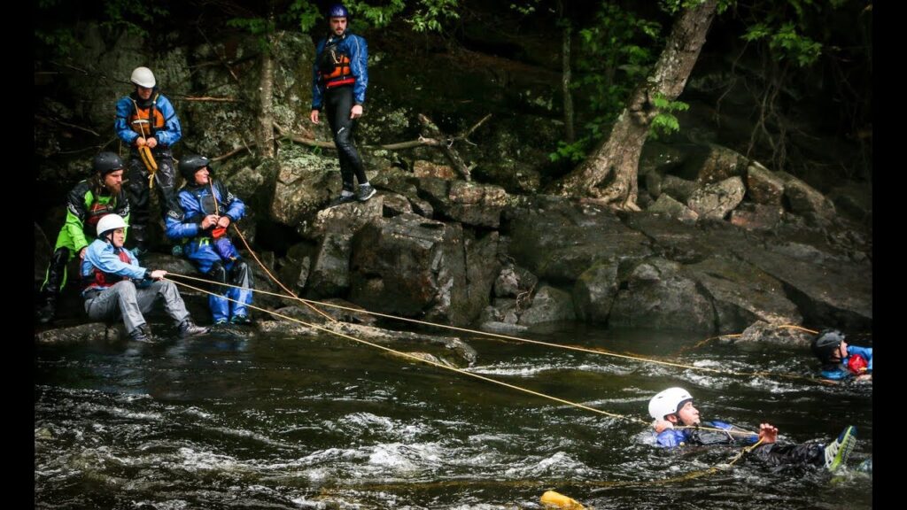 Birini Kurtarma icin Suya Ne Atarsiniz