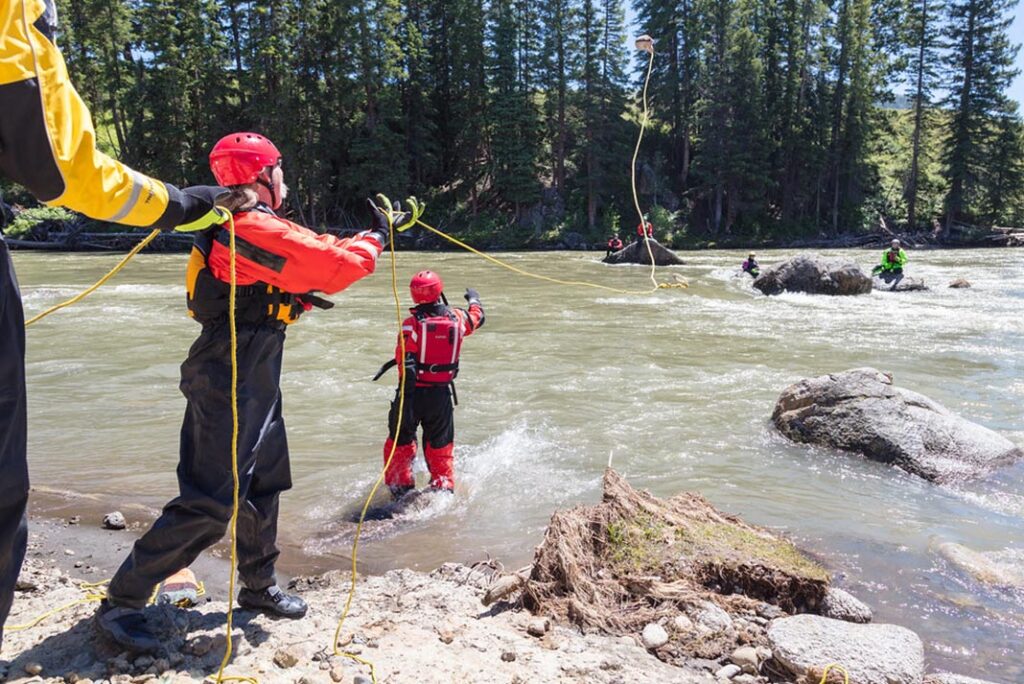 Kurtarma Halatı Nasıl Atılır?