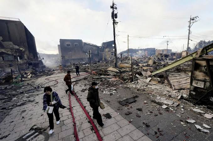 Deprem, Elektrik Kesintisi ve Kaos: Şehirde Hayatta Kalma Hikâyeleri 1 Elektrik Kesintisi ve Kaos Sehirde Hayatta Kalma Hikayeleri